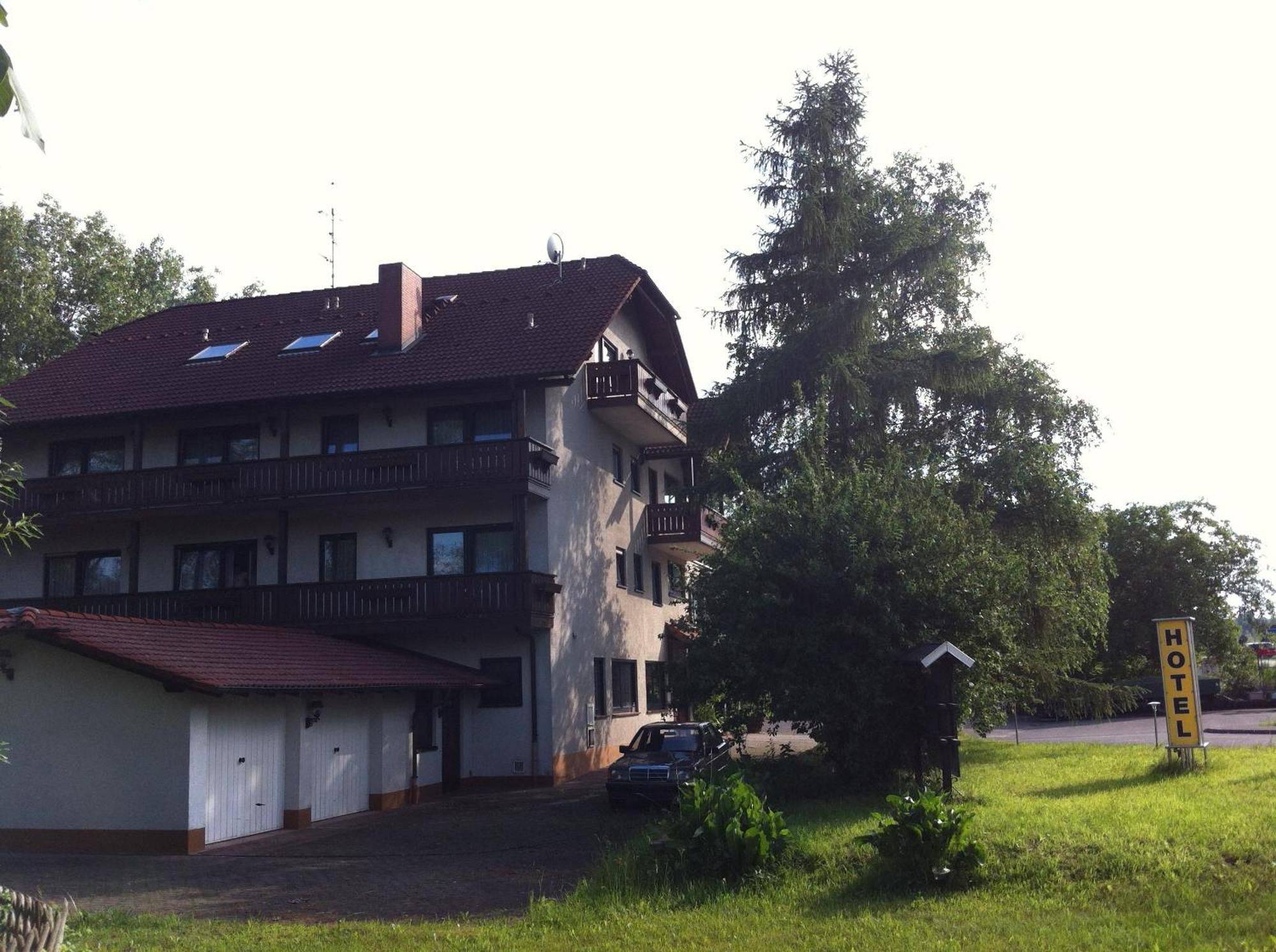 Hotel Bacchusstube Garni Goldbach  Экстерьер фото