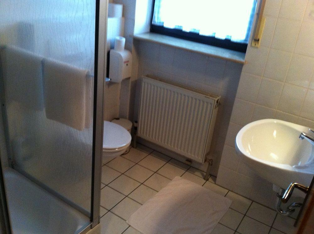 Hotel Bacchusstube Garni Goldbach  Экстерьер фото